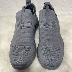 NWOT Gray Razmatazz kicks .comfortable for everyday walking . Runs small